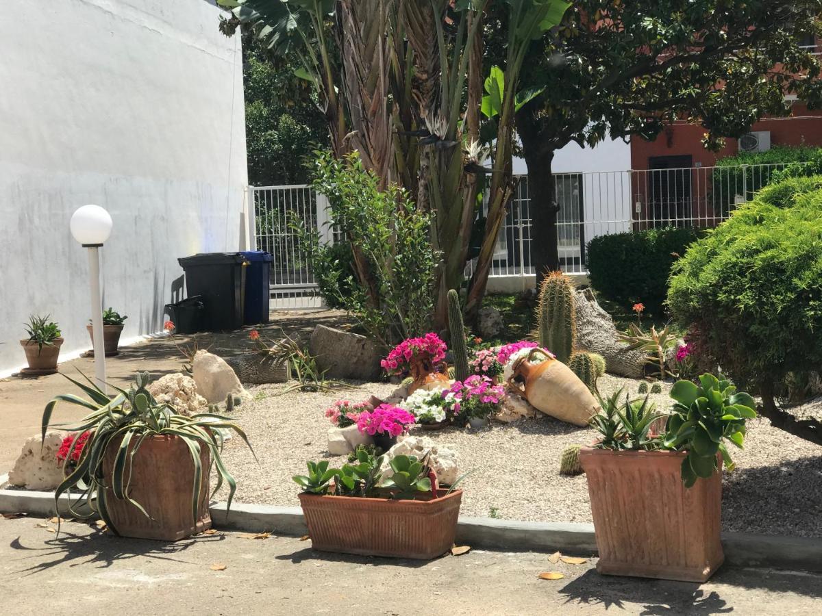 Bed and Breakfast Viro House Squinzano Exterior foto