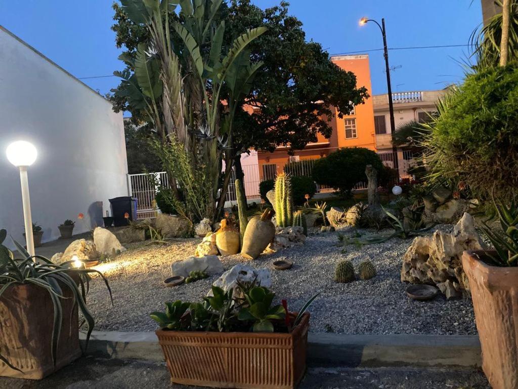 Bed and Breakfast Viro House Squinzano Exterior foto