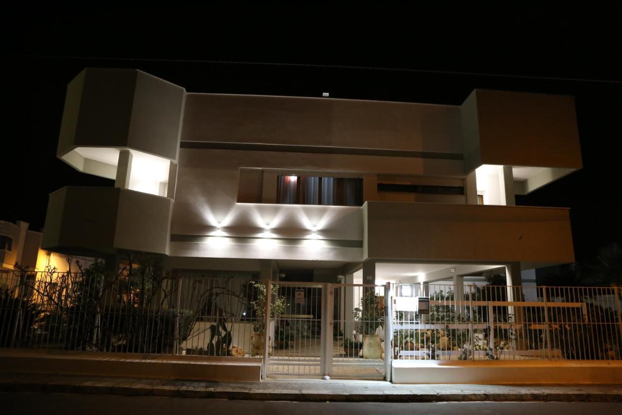 Bed and Breakfast Viro House Squinzano Exterior foto