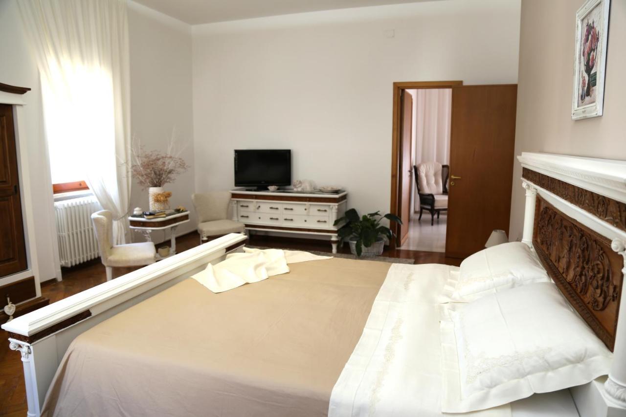 Bed and Breakfast Viro House Squinzano Exterior foto