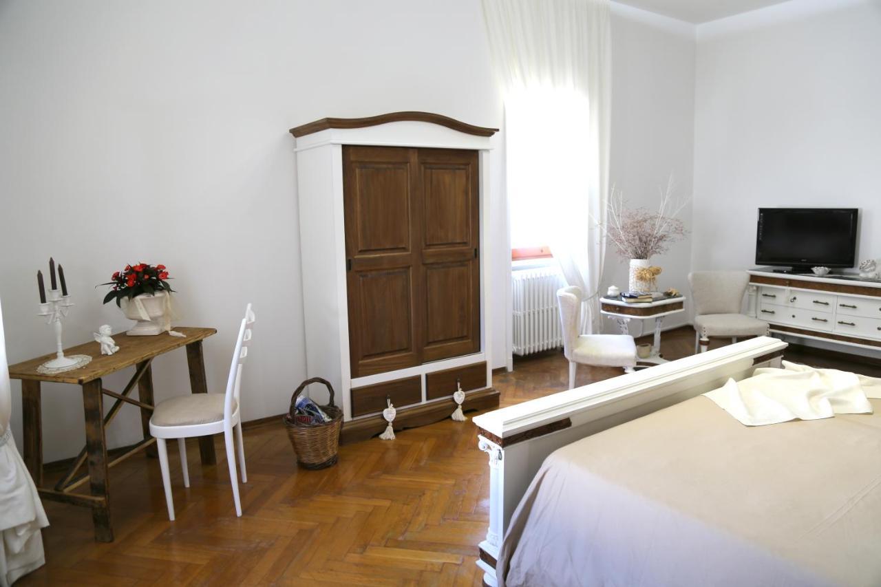 Bed and Breakfast Viro House Squinzano Exterior foto